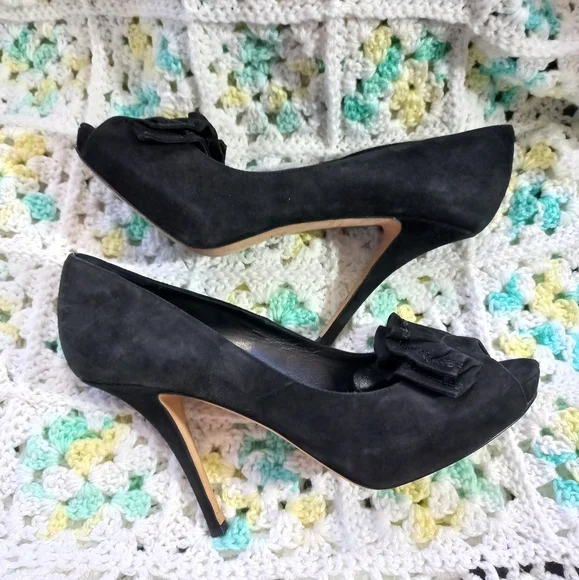 Kate Spade Women's Ruffle Suede Black Peep Toe Heels Size 10 US - Picture 7 of 16